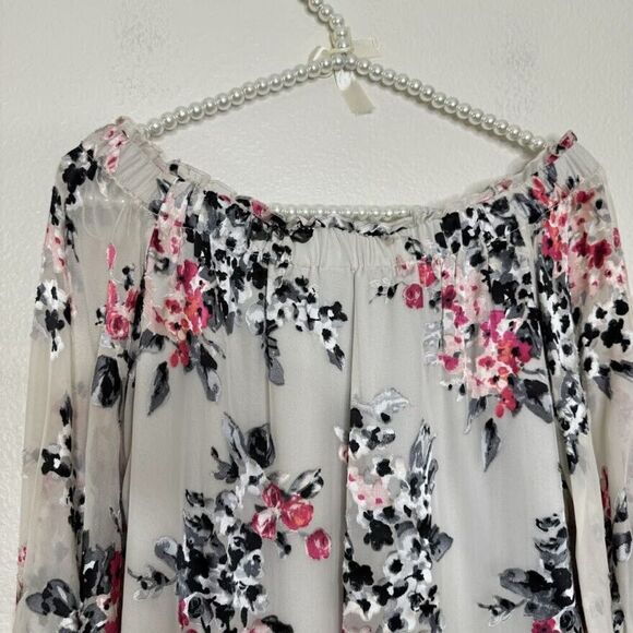 White House Black Market Blouse XS Off Shoulder Silk Blend Floral Textured Top - Picture 10 of 15
